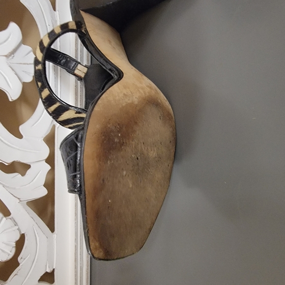 Vintage Van Eli Black and Tan Zebra Strappy Heeled Sandals - Picture 6 of 6